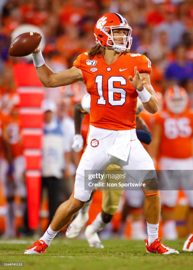 COLLEGE FOOTBALL: AUG 29 Georgia Tech at Clemson