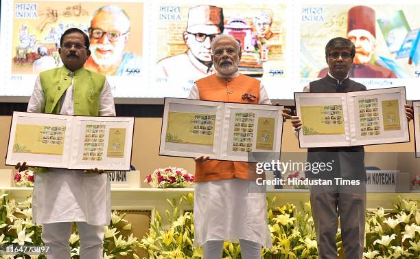 Modi Mistri Modi Writing Photos and Premium High Res Pictures - Getty Images