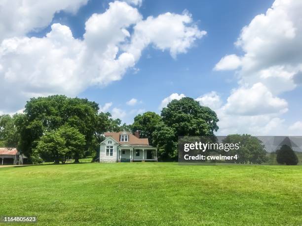 hillsdale farms franklin, tennessee - tennessee farm stock pictures, royalty-free photos & images