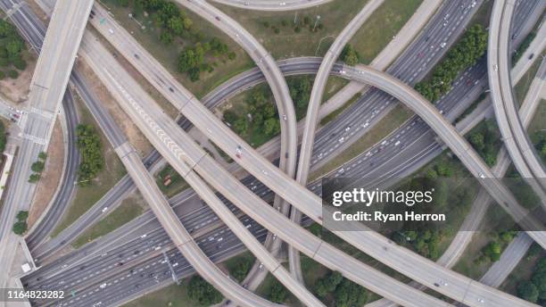 aerial view of spaghetti junction in atlanta, ga - flyovers stock pictures, royalty-free photos & images