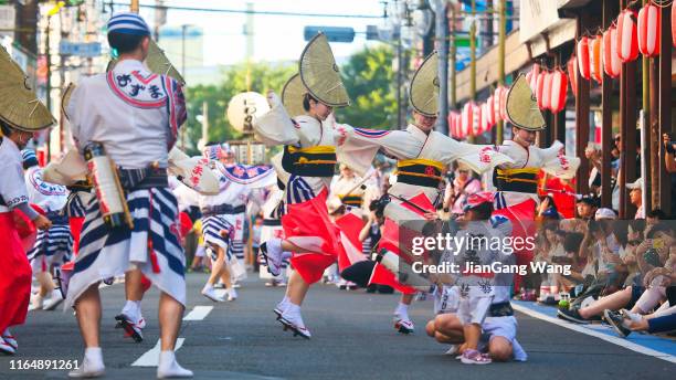 a 43 ª kanagawa yamato awa odori dança (2019) azumaren - matsuri - fotografias e filmes do acervo