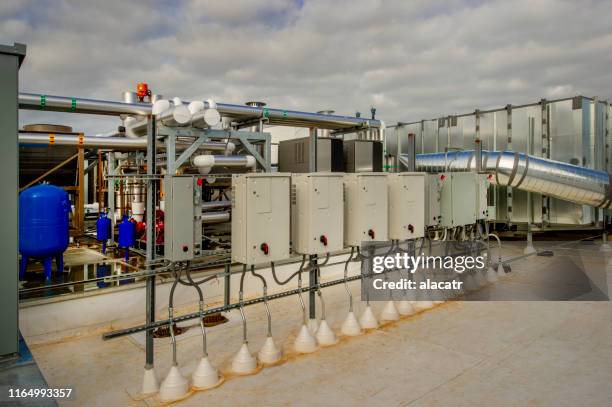 Large Rooftop Chiller 352 Rooftop Chiller Stock Photos, High-Res Pictures, and Images - Getty ...