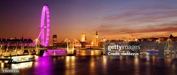 westminster (london) at sunset - big ben london eye dusk stockfoto's en -beelden