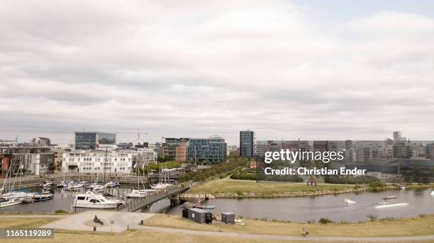 västra hamnen in malmö, sweden - västra usa fotografías e imágenes de stock