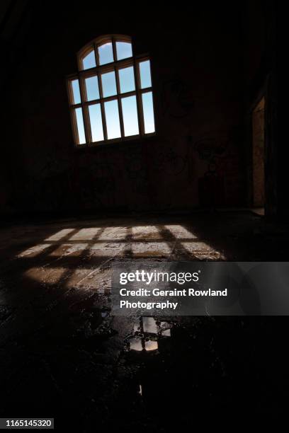 haunted - ontsnapping uit de gevangenis stockfoto's en -beelden