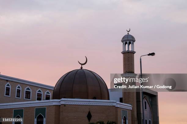 wightman road islamic cultural society, london, u.k. - masjid stock pictures, royalty-free photos & images