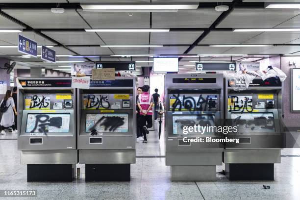 Defacing Machine 174 Ticketing Machine Stock Photos, High-Res Pictures, and Images ...