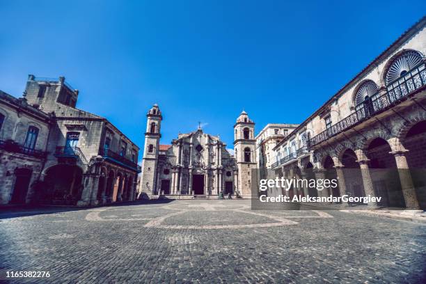 in havana cathedral square, cuba - havana city stock pictures, royalty-free photos & images