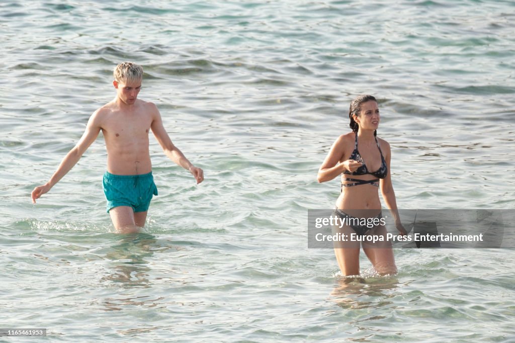 Syd svulst afdeling Maria Pedraza is seen on July 12, 2019 in Ibiza, Spain. Photo d'actualité -  Getty Images