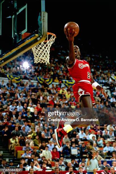 Michael Jordan of the Chicago Bulls attempts a dunk during the 1985 NBA All Star Slam Dunk Competition at the Hoosier Dome on February 10, 1985 in...