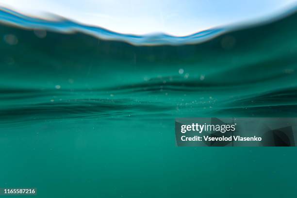 under the water textures and patterns - under water stockfoto's en -beelden