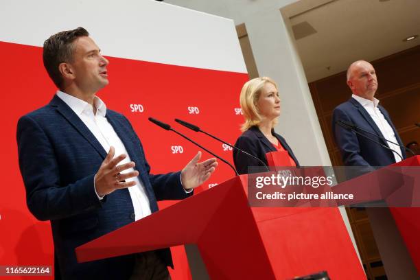 September 2019, Berlin: Martin Tobias Dulig , Chairman of the SPD Saxony, Manuela Schwesig , Prime Minister of Mecklenburg-Western Pomerania, and...