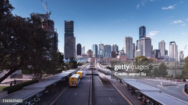 weekend day view of cultural centre bus station in brisbane - brisbane city foto e immagini stock