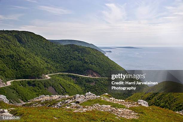 winding cabot trail - cape breton island stockfoto's en -beelden