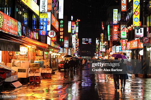 soaked seoul - korean stockfoto's en -beelden