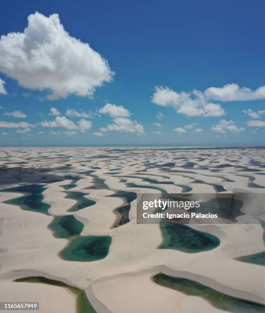 aerial view, lençóis maranhenses national park - estado de maranhao fotografías e imágenes de stock