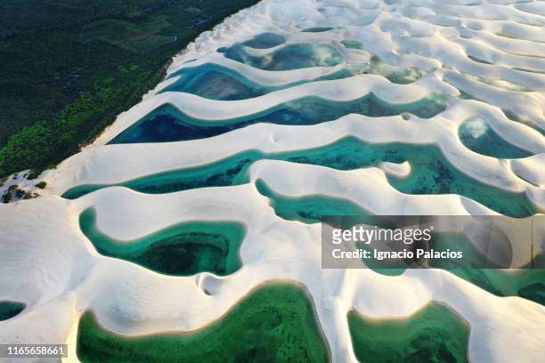 aerial view, lençóis maranhenses national park - lencois maranhenses national park stock-fotos und bilder