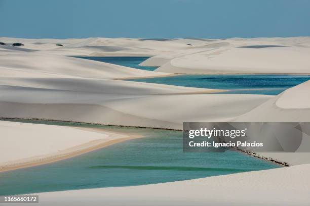 san dunes, lençóis maranhenses national park - lencois maranhenses national park stock-fotos und bilder