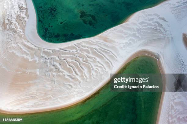 sand dunes, lençóis maranhenses national park - lencois maranhenses national park stock-fotos und bilder