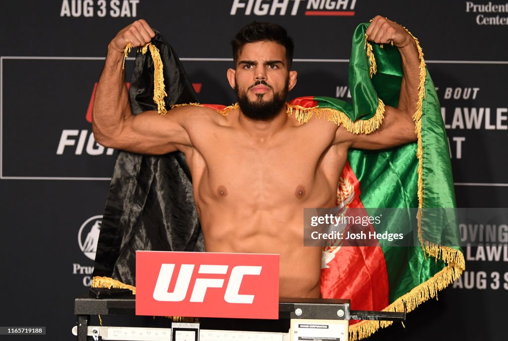 UFC Fight Night Covington v Lawler: Weigh-Ins