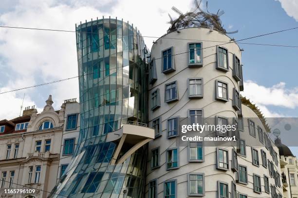 dancing house-prague (tanciici dum in czech) - tancici dum stock pictures, royalty-free photos & images