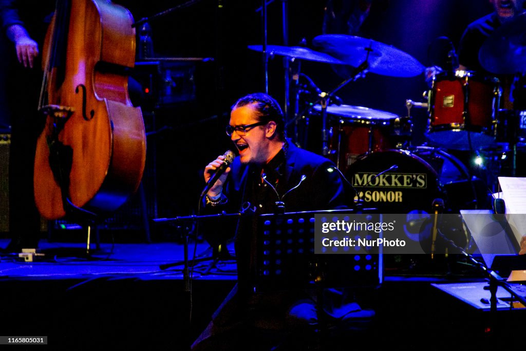 Mike Patton Performs In Milan