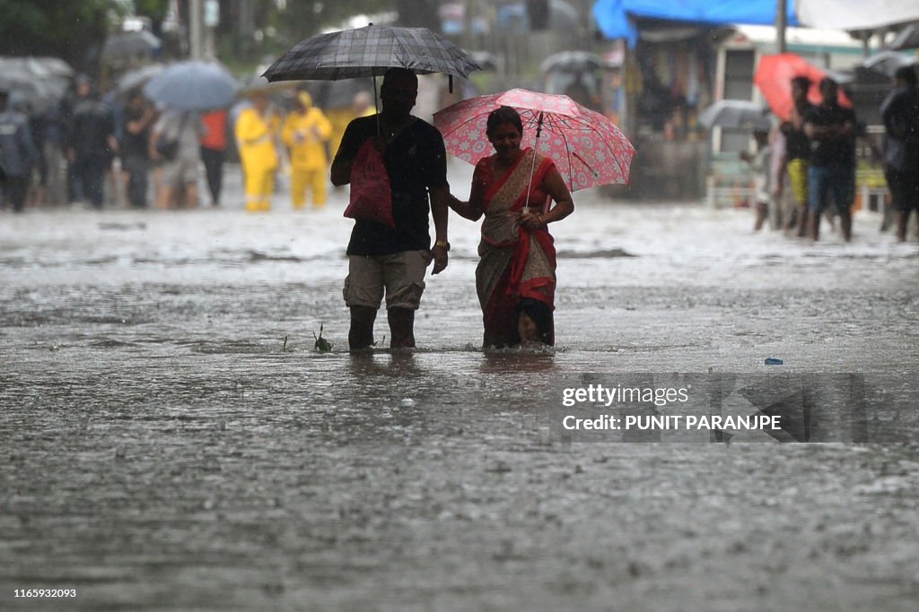 TOPSHOT-INDIA-WEATHER-MONSOON