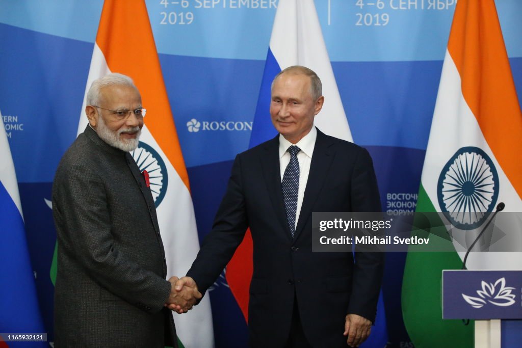 Russian President Vladimir Putin meets Indian Prime Minister Narendra Modi in Vladivostok