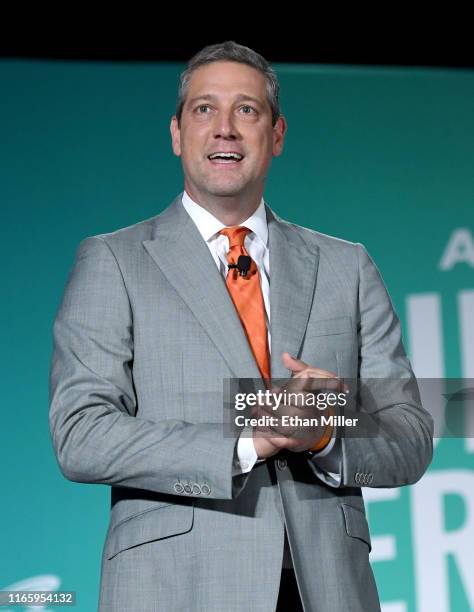 Tim Dyan Tim Ryan 2020 Presidential Campaign Photos and Premium High Res ...