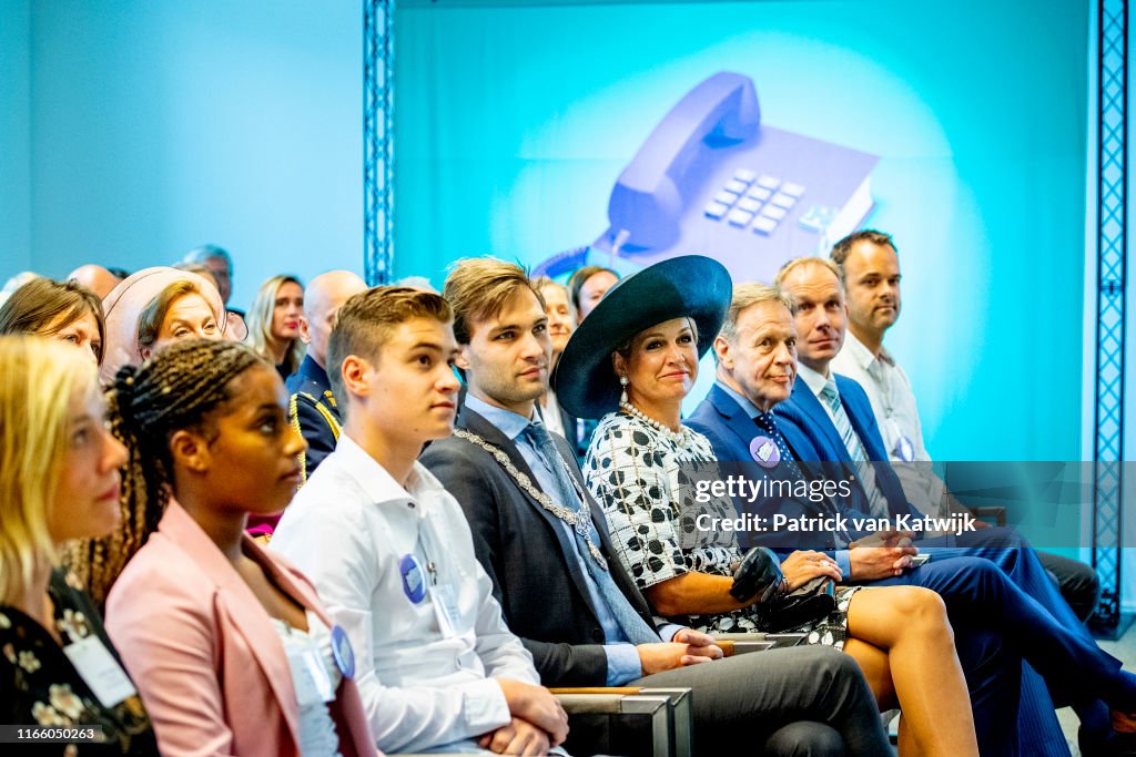 Queen Maxima at 40th anniversary child phone support