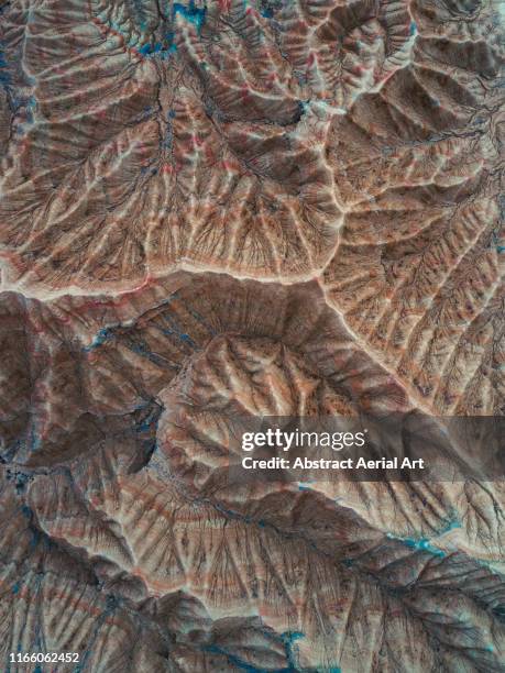 textures of the badlands shot from above, aragon, spain - aerial top view steppe stock pictures, royalty-free photos & images