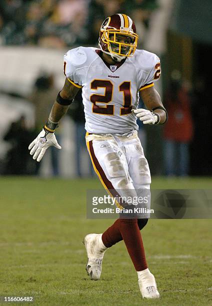 Washington Redskins cornerback Sean Taylor drops into pass coverage against the Philadelphia Eagles on Sunday, January 1, 2006 at Lincoln Financial...