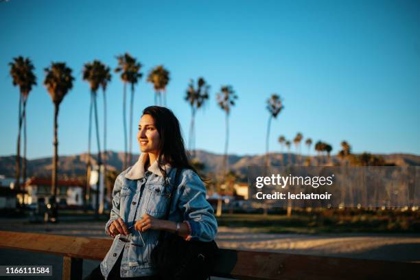 enjoying the santa barbara ocean view - santa barbara imagens e fotografias de stock