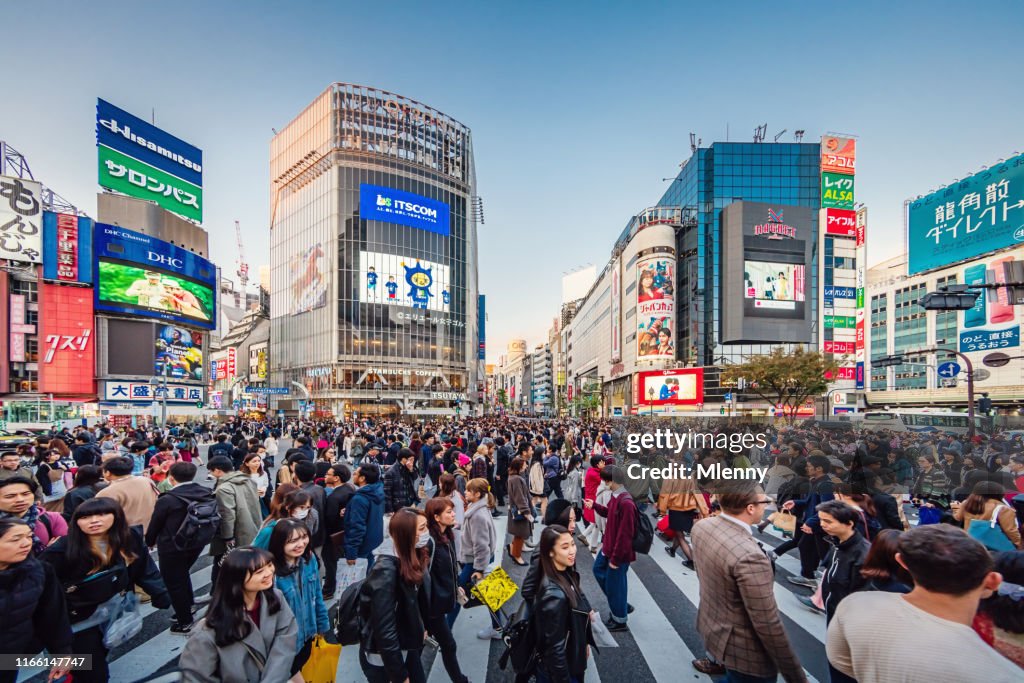 Crowded Ocupado Tokyo Shibuya Crossing Japan
