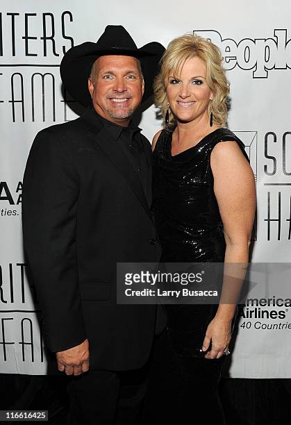 Inductee Garth Brooks and Trisha Yearwood attend the Songwriters Hall of Fame 42nd Annual Induction and Awards at The New York Marriott Marquis Hotel...