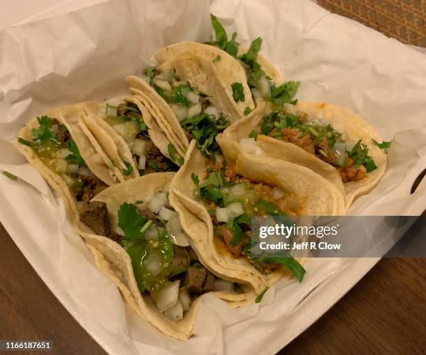 soft street tacos to go - street taco stock pictures, royalty-free photos & images