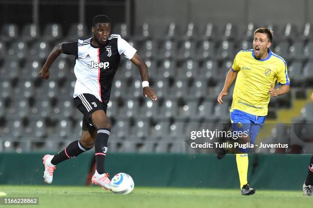 Stephy Mavididi of Juventus U23 in action during the Coppa Italia Serie C match between Juventus U23 and Pergolettese at Giuseppe Moccagatta Stadium...