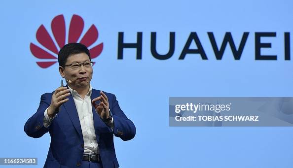 Richard Yu Router Richard Yu , head of Huawei's consumer business, speaks during a ...
