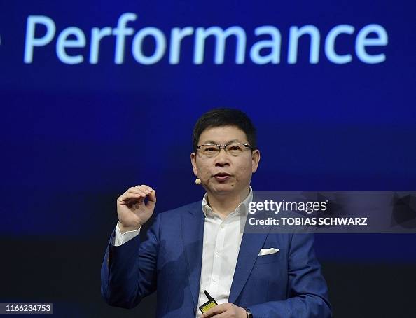 Richard Yu Router Richard Yu , head of Huawei's consumer business, speaks during a ...