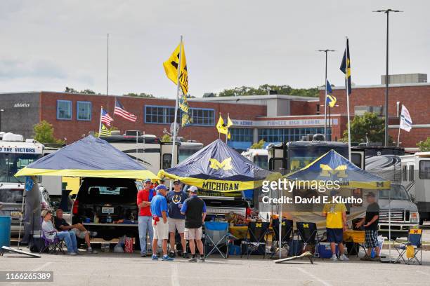 Michigan fans tailgating outside Michigan Stadium before game vs Middle Tennessee State at . Ann Arbor, MI 8/31/2019 CREDIT: David E. Klutho