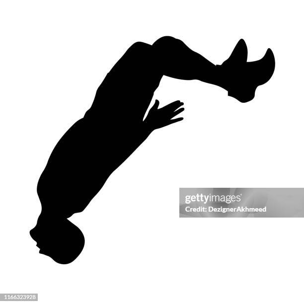 ilustraciones, imágenes clip art, dibujos animados e iconos de stock de el hombre realiza un salto con una silueta de flip back - salto de espalda