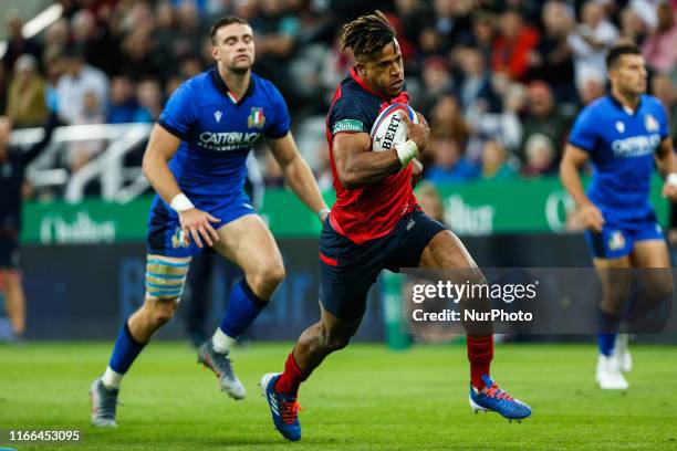 Anthony Watson of England on his way to a second half score during the Quilter Autumn International match between England and Italy at St. James's...