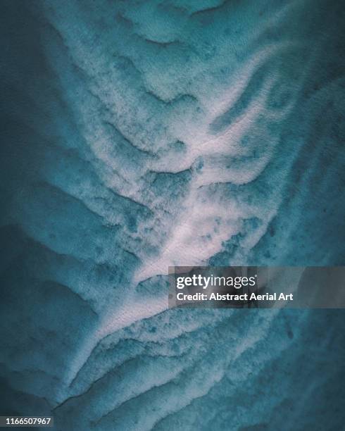 aerial shot of river bed textures, noosa, australia - australien meer stock-fotos und bilder