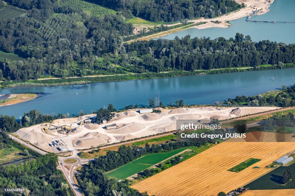 Quarry Def What Is A French Quarry? , QUARRY Definition & Meaning – OAXR