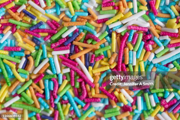 sprinkles - confeito colorido para bolos imagens e fotografias de stock