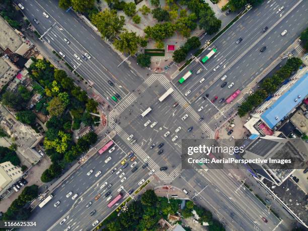 top view of city street crossing - provinz hebei stock-fotos und bilder