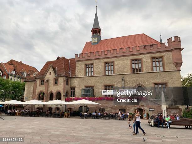 market square in göttingen, old town hall - market square stock pictures, royalty-free photos & images