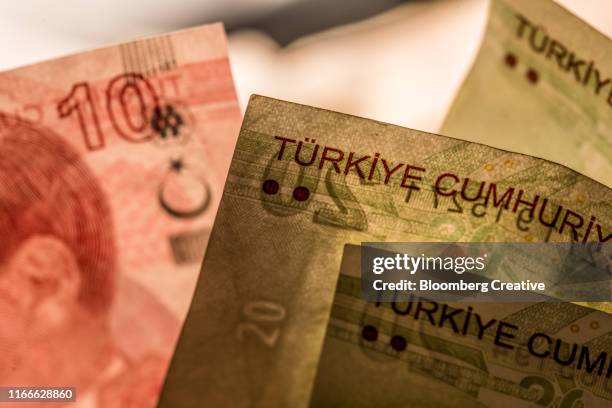 turkish ten and twenty lira banknotes - turkish lira stock pictures, royalty-free photos & images