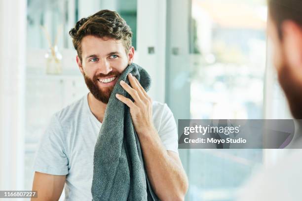 cuida tu barba y no te arrepentirás - beard fotografías e imágenes de stock