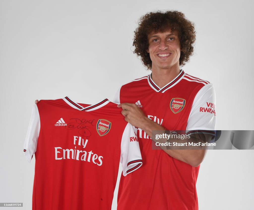 Arsenal Unveil New Signing